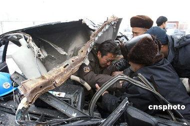 乌鲁木齐吃瓜事故视频,一场意外引发的公共安全反思