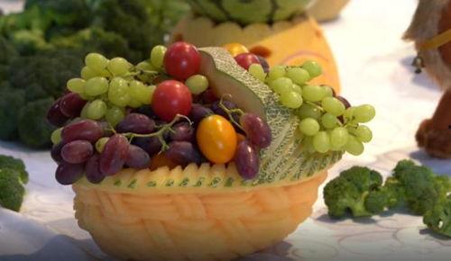 吃哈密瓜拍摄视频图片,镜头下的甜蜜时光